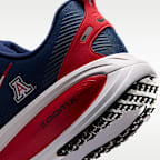 Tenis de correr en pavimento para hombre Nike College Vomero 18 (Arizona)