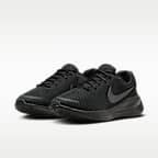 Nike Revolution 7 Tenis de correr en pavimento para mujer