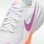 รองเท้าวิ่งโร้ดรันนิ่งผู้หญิง Nike Revolution 8