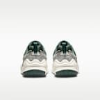 ナイキ テック ヘラ ウィメンズシューズ