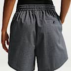 Shorts de tejido Woven de tiro medio oversized para mujer Nike Sportswear