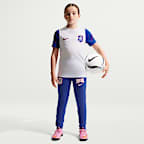 Chelsea F.C. Strike Third Older Kids' Nike Football Dri-FIT Short-Sleeve Top