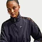 Chamarra deportiva cropped de encaje para mujer Nike Sportswear