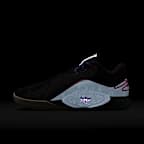 レブロン 22 "Tunnel Vision" EP バスケットボールシューズ