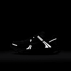 Nike Vomero 5 Older Kids' Shoes with Reflective Design Accents