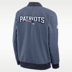 Chamarra bomber Nike de la NFL de cierre completo para hombre New England Patriots Rivalries Collection Sideline