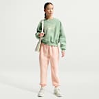 Nike Sportswear Club Fleece Older Kids' (Girls') Boxy Crew-Neck Sweatshirt