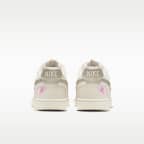Tenis para mujer Nike Court Vision Low SE "Stitched Floral"