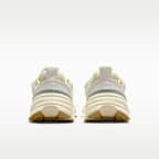 ナイキ V2K ラン ウィメンズシューズ リフレクティブ (再帰反射) アクセント付き