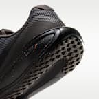 Tenis de correr en pavimento para hombre Nike Revolution 8