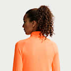 Playera de correr Dri-FIT UV de cierre de 1/4 para mujer Nike Swift