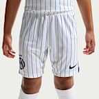Inter Mailand 2026/27 Stadium Away Nike Dri-FIT Replika-Fußballshorts (ältere Kinder)