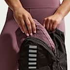 Chamarra de correr Repel plegable para mujer Nike Swift