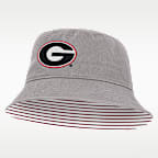 Gorro tipo pescador universitario Nike para hombre Georgia Primetime Apex