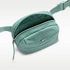 กระเป๋าพาดลำตัว Nike Aura (2 ล.)