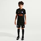 Przedmeczowa koszulka do piłki nożnej z krótkim rękawem dla dużych dzieci Nike ACG Dri-FIT Inter Mediolan Academy Pro SE