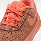 Tenis para bebé e infantil Nike Force 1 Low Suede