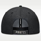 Gorra Nike Dri-FIT de la MLB ajustable para hombre Pittsburgh Pirates Statement Club