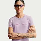 Playera slim cropped para mujer Nike Sportswear Chill Knit