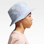Nike Apex Gorro tipo pescador Futura para niños