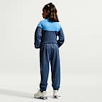 Conjunto deportivo Dri-FIT para niños talla grande Nike Sportswear