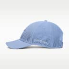 Gorra Swoosh con estructura Nike Dri-FIT ADV Club