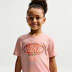 Conjunto de dos piezas de playera Floatie y shorts para niños talla pequeña Nike Sportswear Club