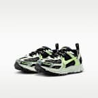 Tenis con detalles reflejantes para niños grandes Nike Vomero 5
