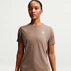 Playera de trail running de manga corta Dri-FIT para mujer Nike ACG