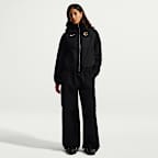 Chamarra de futbol Nike Windrunner de tejido Woven de cierre completo del C.D. Guadalajara alternativo para mujer