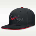 Gorra universitaria Nike Dri-FIT ajustada para hombre Georgia Pro