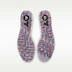 Tacos de fútbol para terrenos múltiples para niños grandes Nike Jr. Phantom 6 Low Pro "EA SPORTS FC"