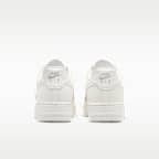 ナイキ エア フォース 1 '07 LV8 ウィメンズシューズ