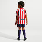 Conjunto de 3 piezas de futbol Nike Replica para niños talla pequeña C.D. Guadalajara local Stadium 2026/27