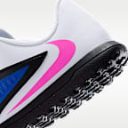 Nike Jr. Phantom 6 Low Club Older Kids' Turf Football Shoes