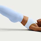 Leggings acampanados de tiro alto sin costura delantera para mujer Nike Zenvy