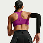 Bra deportivo de alta sujeción con forro ligero para mujer Nike Swift