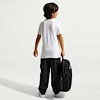 Playera para niños talla grande Nike Sportswear