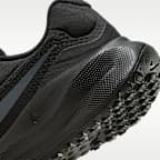 Nike Revolution 7 Tenis de correr en pavimento para mujer