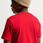 Playera con bolsillo para niños talla grande Nike Sportswear