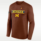 Playera de manga larga universitaria marca Jordan Dri-FIT para hombre Michigan Courtside