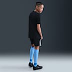 Chelsea F.C. 2025/26 Stadium Goalkeeper Older Kids' Nike Dri-FIT Football Replica Short-Sleeve Shirt