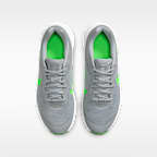 Nike Revolution 6 大童路跑鞋