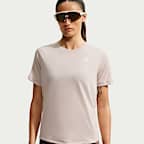 Playera de trail running de manga corta Dri-FIT para mujer Nike ACG