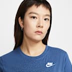 เสื้อยืดผู้หญิง Nike Sportswear Club Essentials
