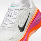 Nike Vomero Plus női országúti futócipő