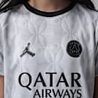 Paris Saint-Germain Academy Pro Night Edition Jordan Dri-FIT kurzärmeliges Pre-Match-Fußballoberteil (ältere Kinder)