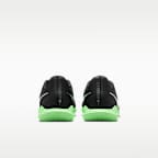 Nike Tiempo Maestro Club Indoor/Court Low-Top Football Shoes