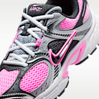 Nike V5 RNR Yansıtıcı Tasarım Vurgulu Kadın Ayakkabısı