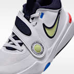 Nike Team Hustle D 11 Older Kids' Basketball Shoes